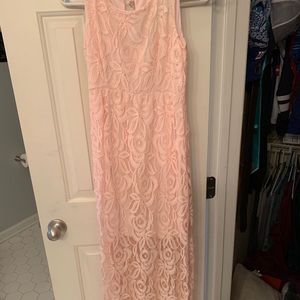 Gorgeous pink flowing dress!